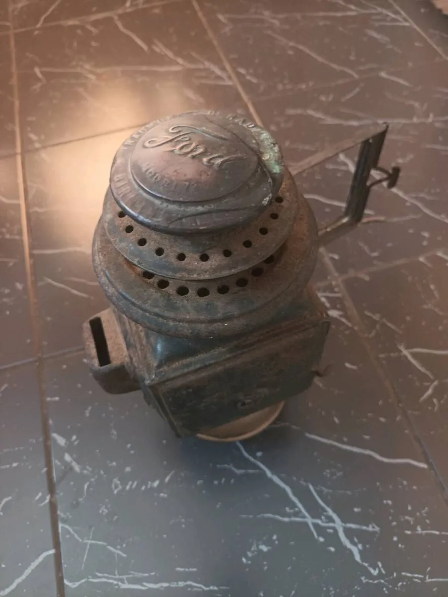 Veteran Car Sidelamp - Image 1