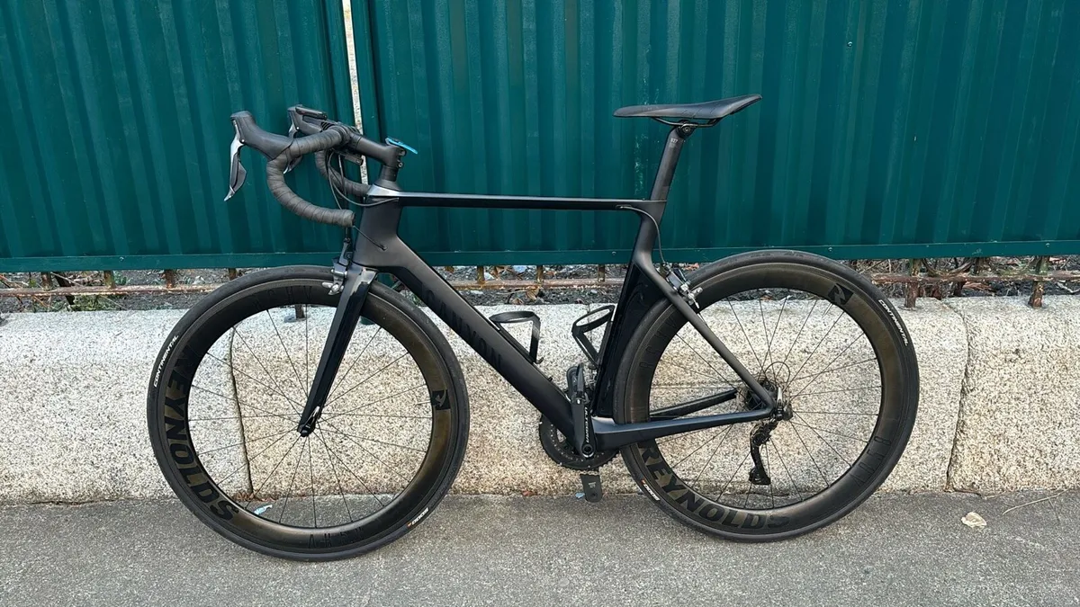 Canyon aeroroad race bike