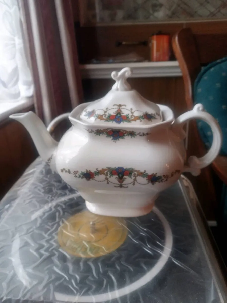 1930's Alfred Meakin Art Deco teapot - Image 1