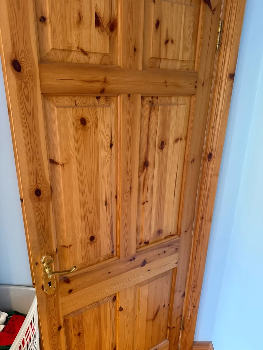 Doors - including handles, locks and himgrs - Image 1