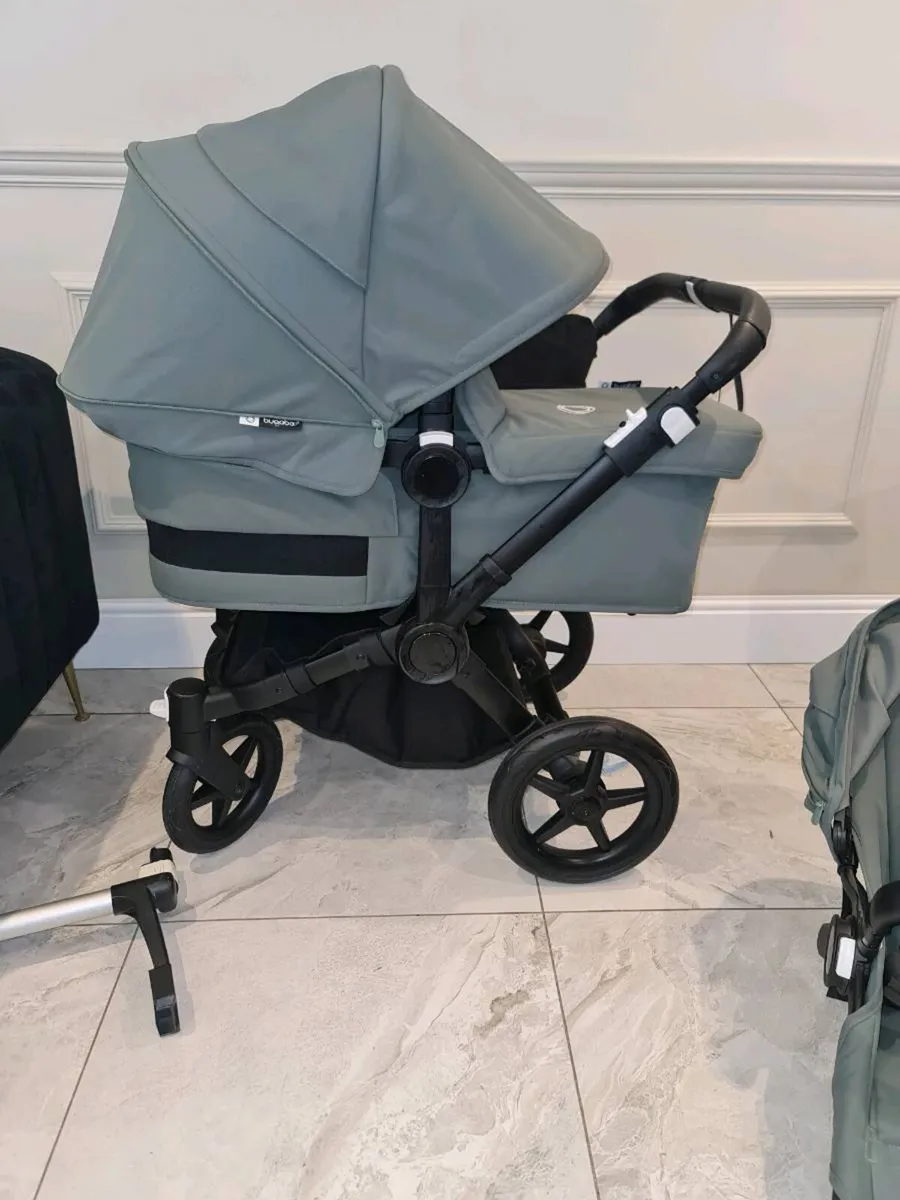 Bugaboo Donkey 5 Forest Green Package - Image 1