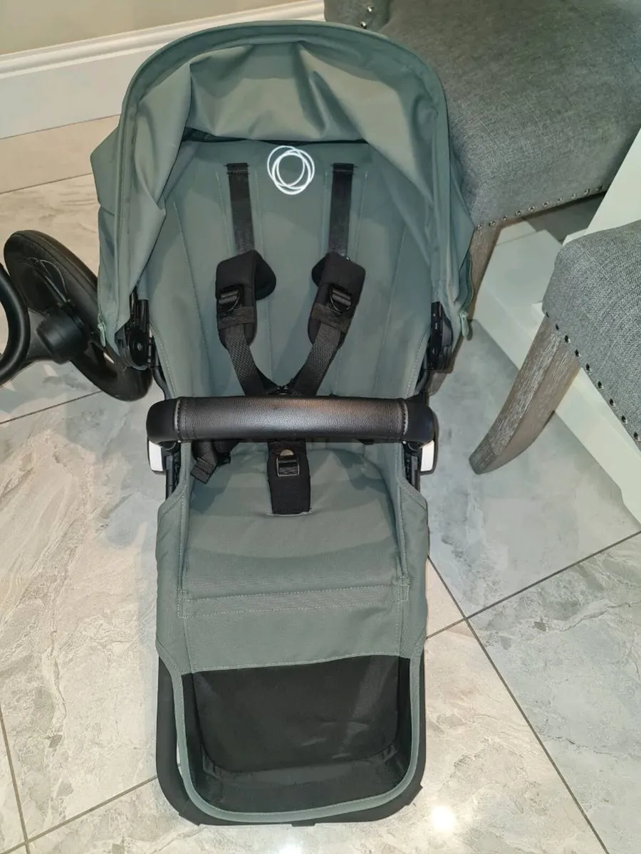 Bugaboo Donkey 5 Forest Green Package - Image 2