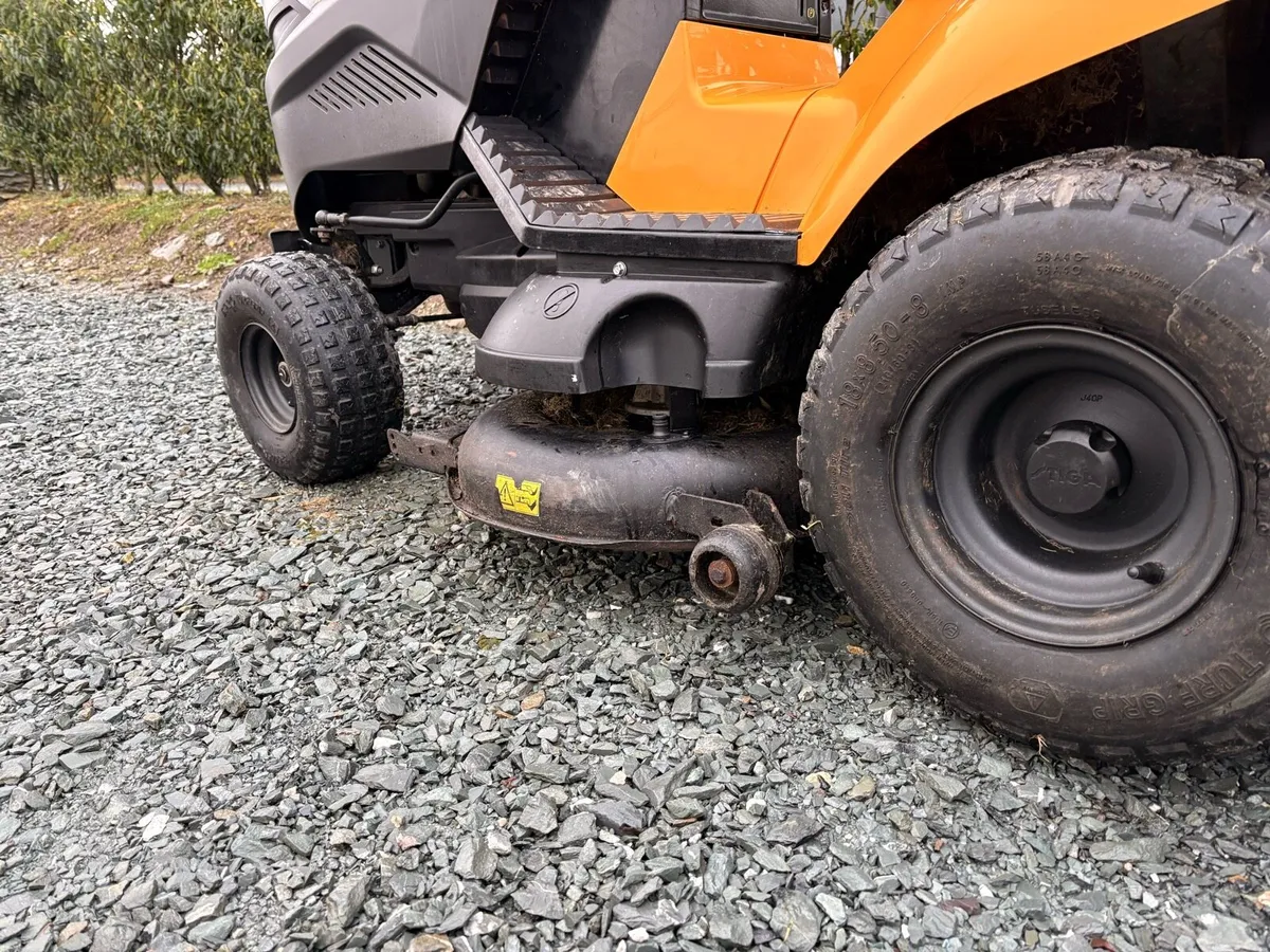 Stiga 40” 6102 HW2 Ride On Lawnmower - Image 4