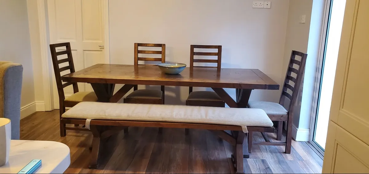 Dining Table & chairs - Image 1