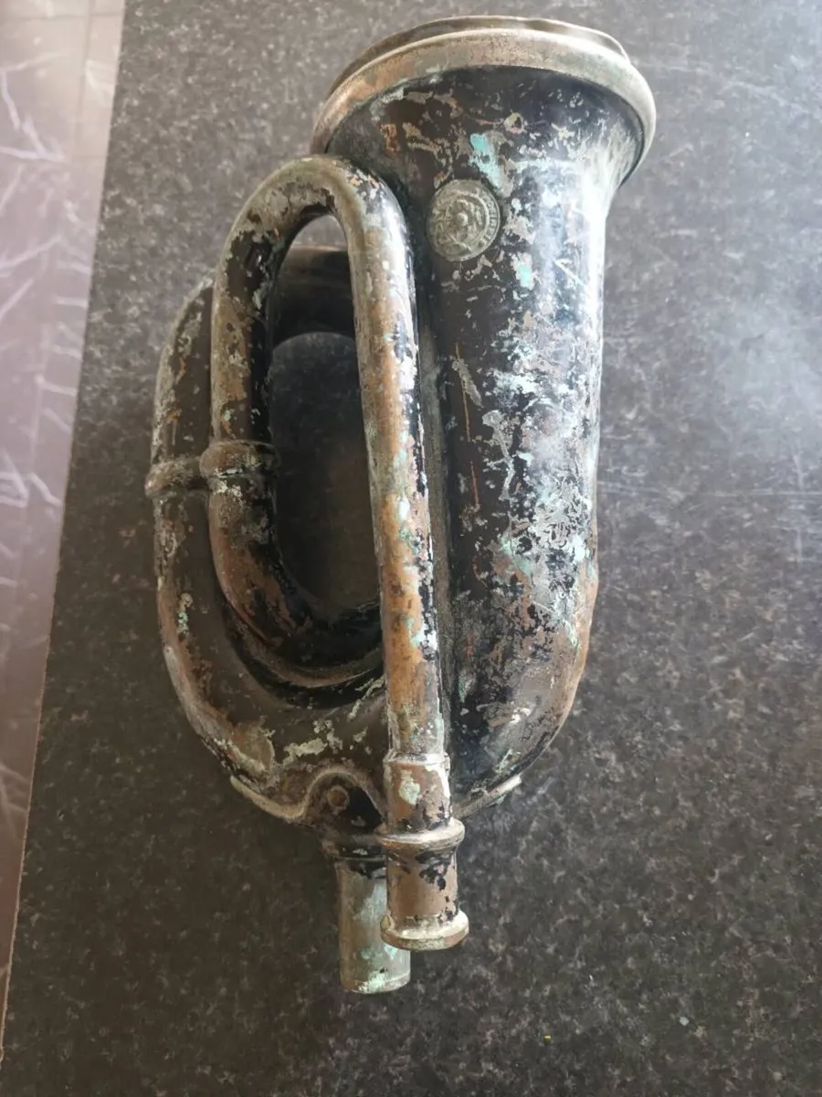 Vintage Car Horn - Image 1