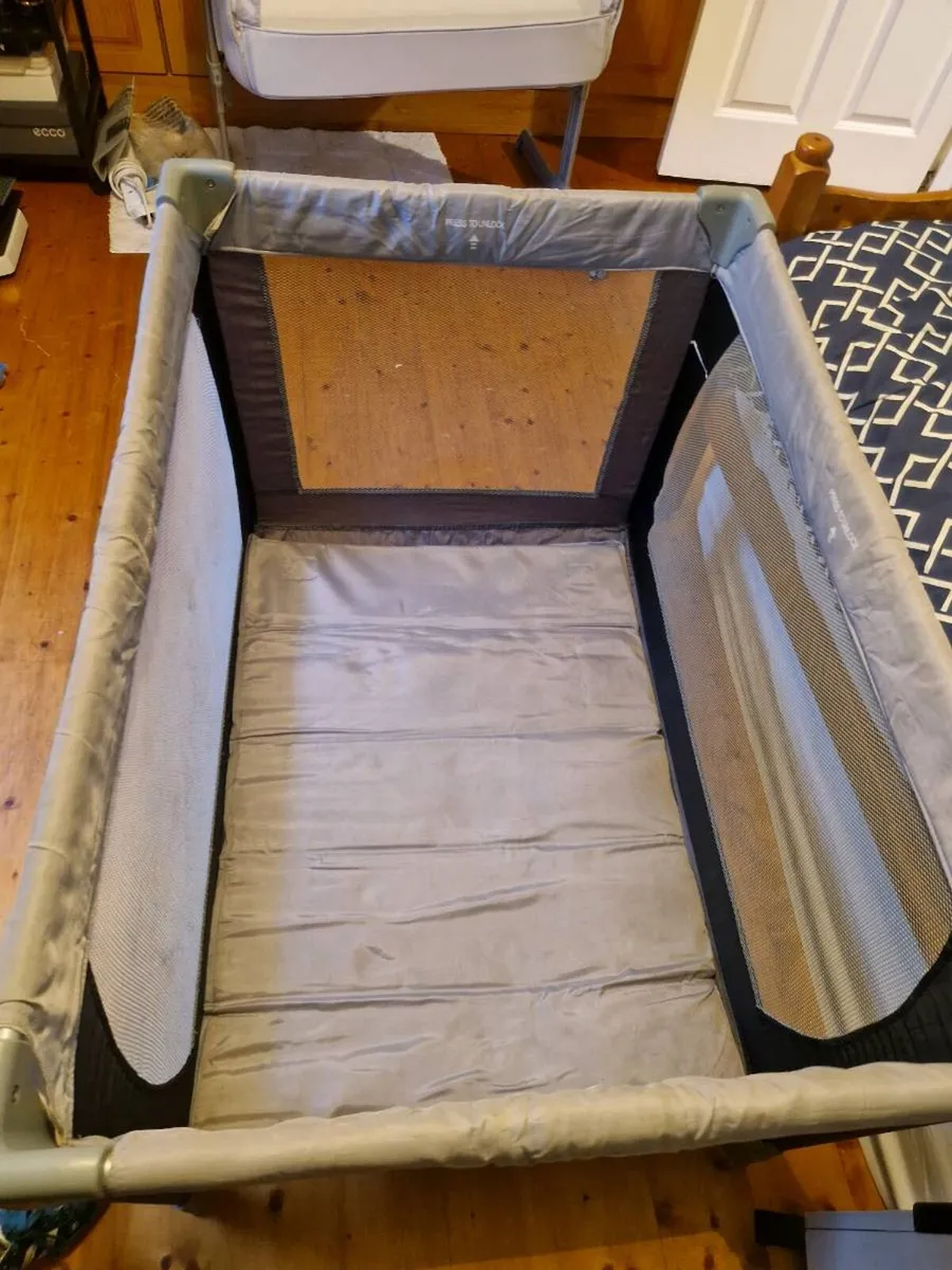 Travel Cot - Image 2