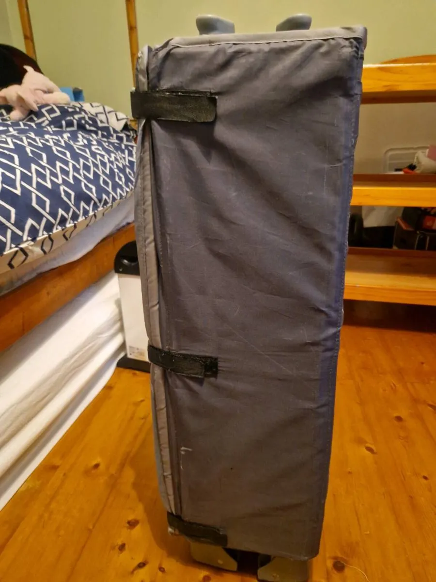 Travel Cot - Image 4