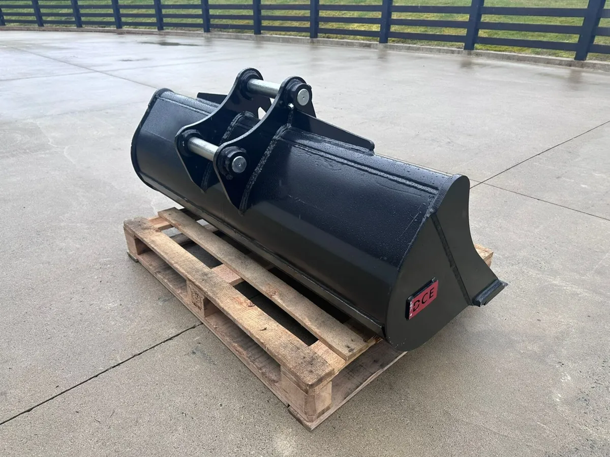 New DCE 8 Ton 60" Grading Bucket, 50mm Pins - Image 4