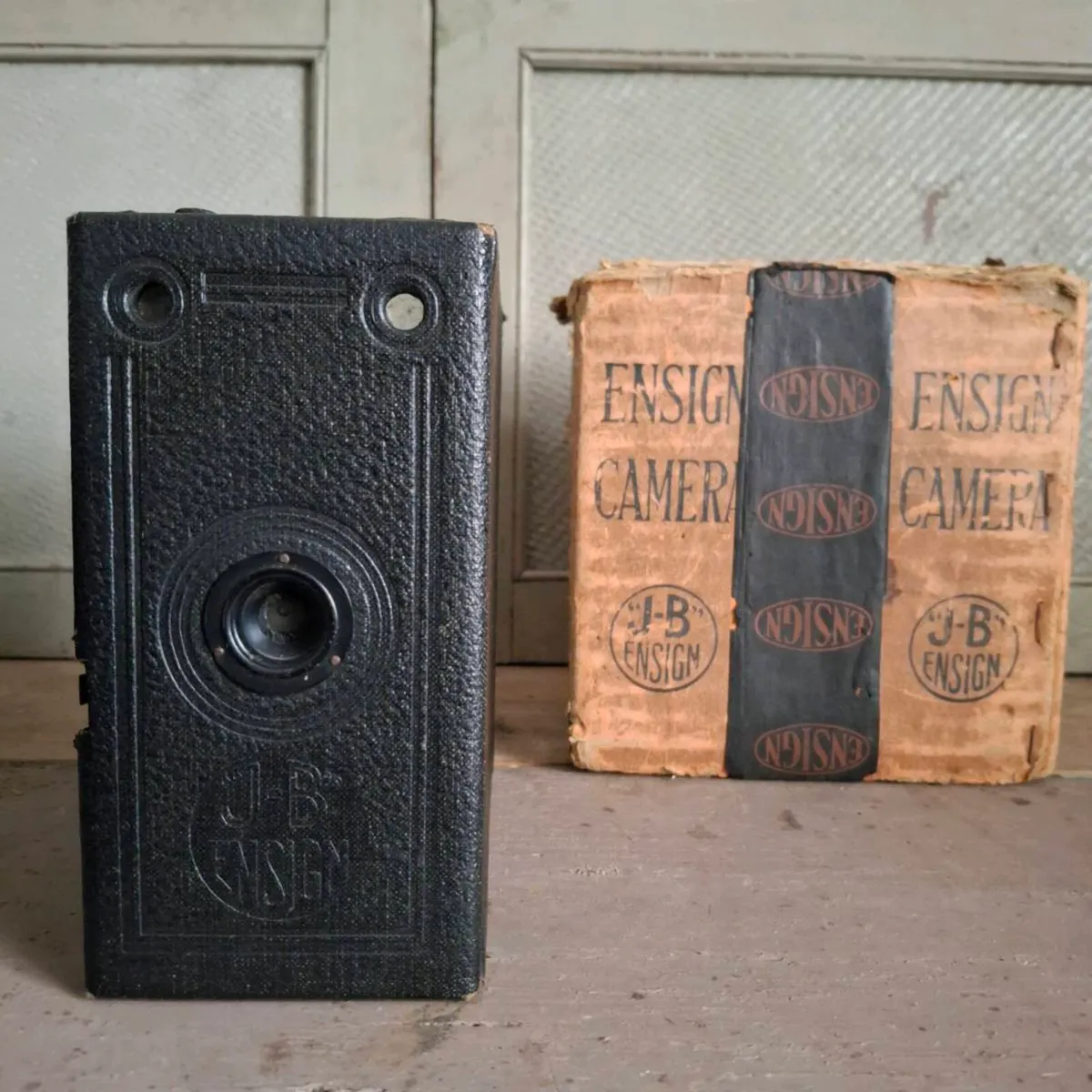 1930s JB Ensign Box Camera - Image 1