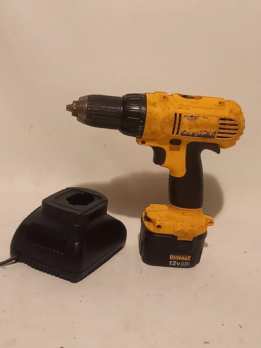 DeWalt Cordless Drill Set - Image 1