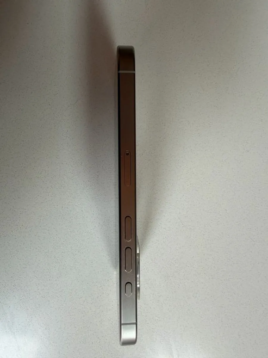 iPhone 15 Pro - Image 4