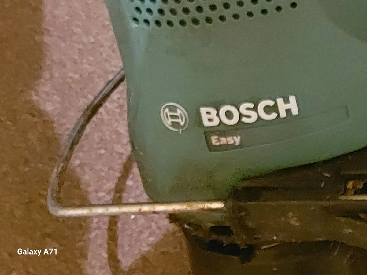Bosch Easy 23cm Garden Strimmer, great condition - Image 4