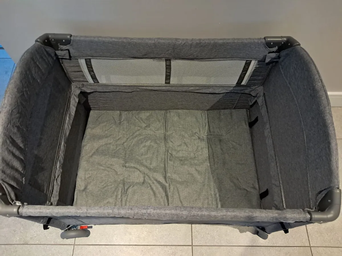 Travel cot - Image 3