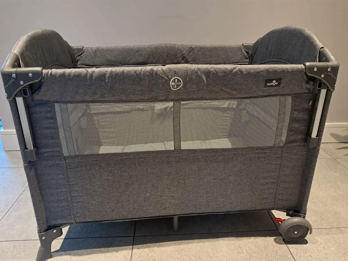 Travel cot - Image 2