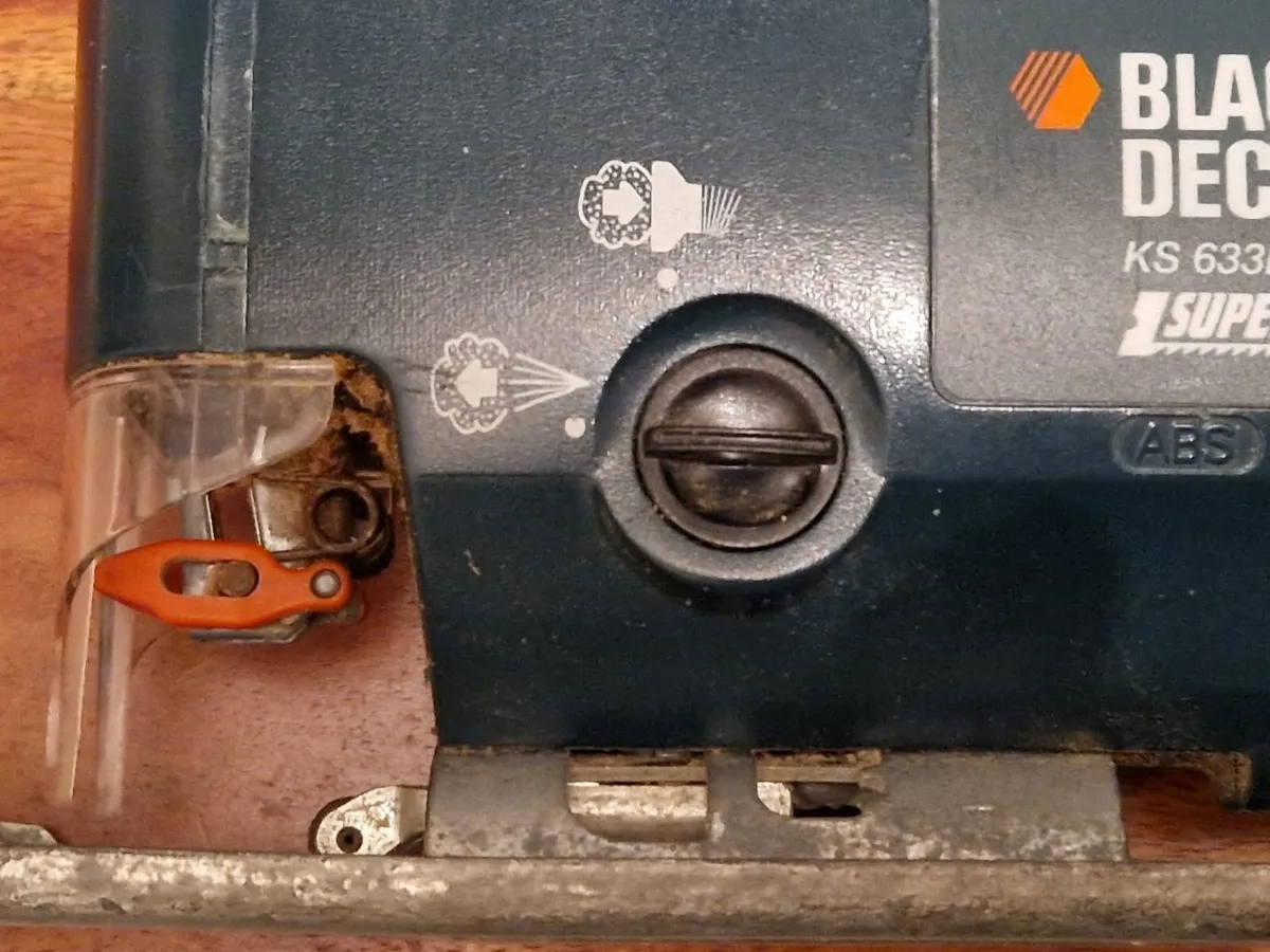 Black & Decker KS633E 400W Variable Speed Jigsaw - Image 3