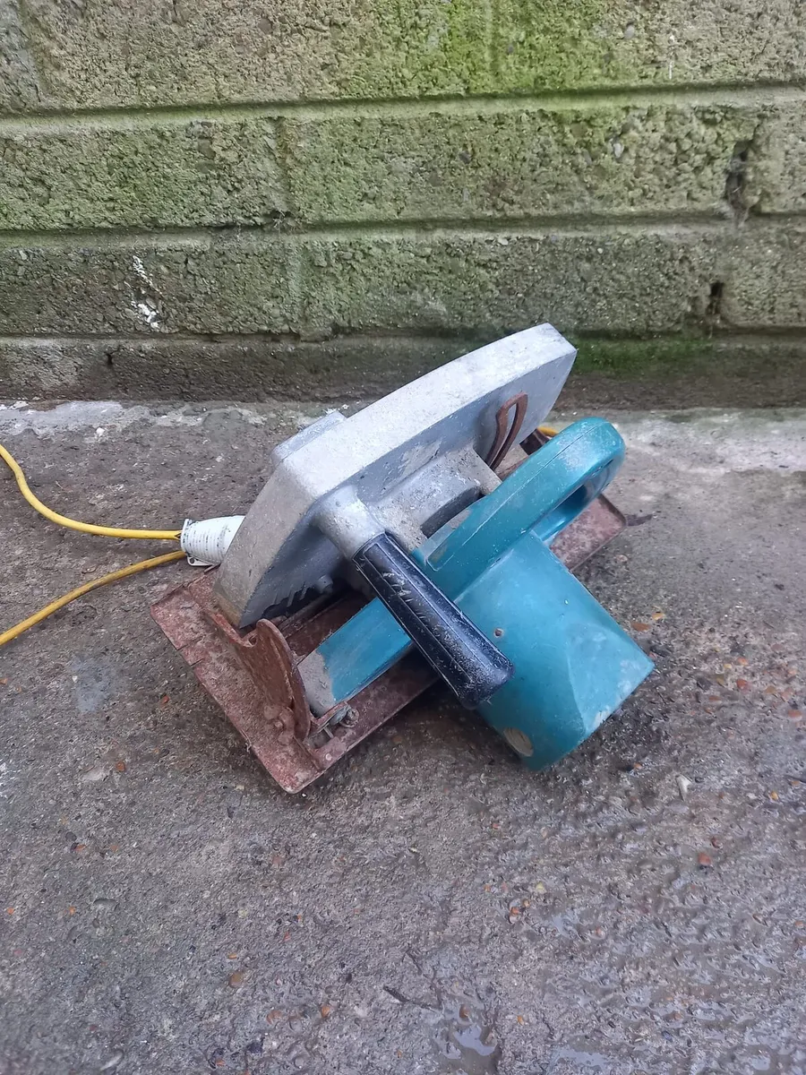 Makita 9 Inch Skilsaw - Image 4