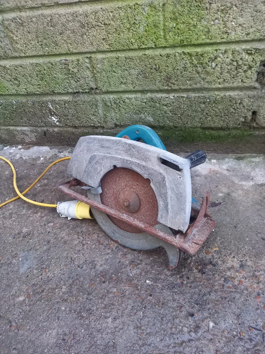 Makita 9 Inch Skilsaw - Image 1