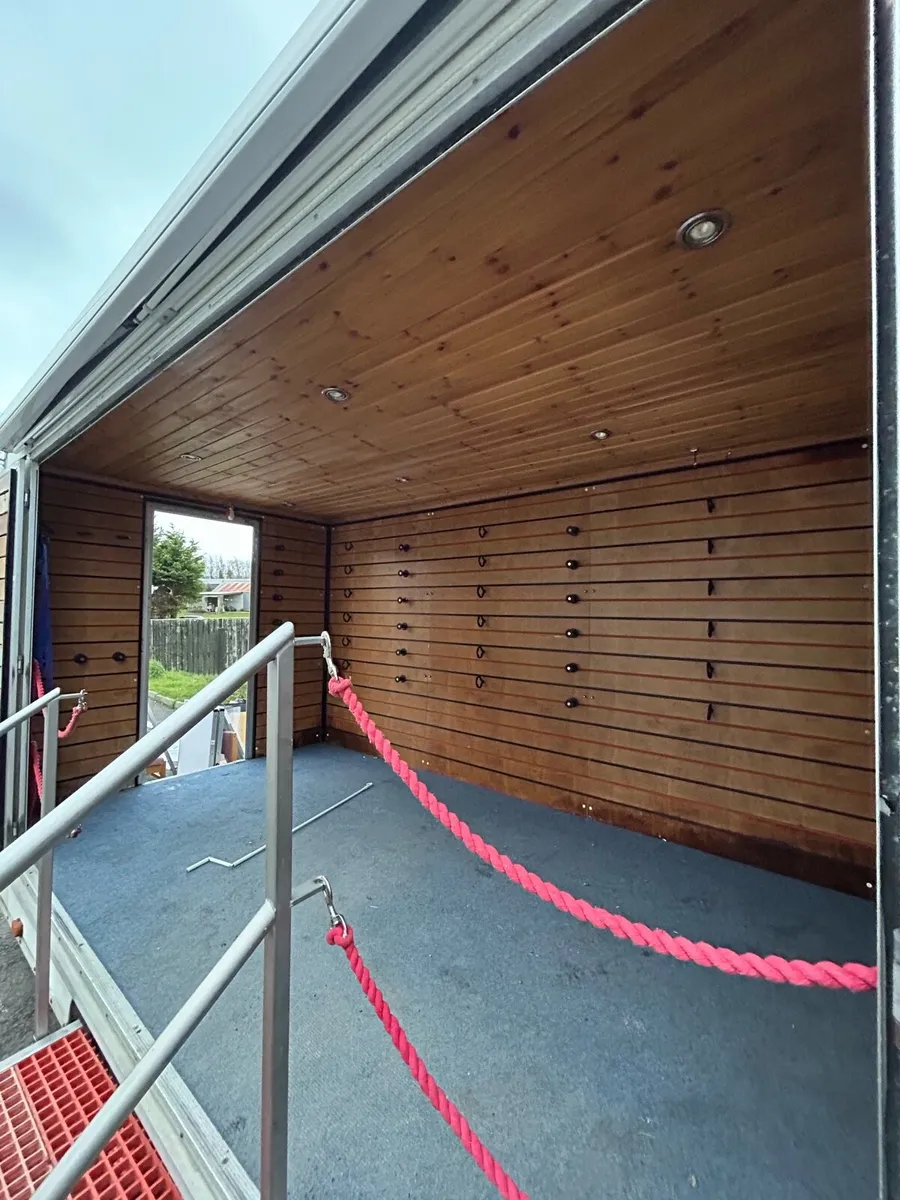 Exhibition Trailer / Show Trailer - Image 3