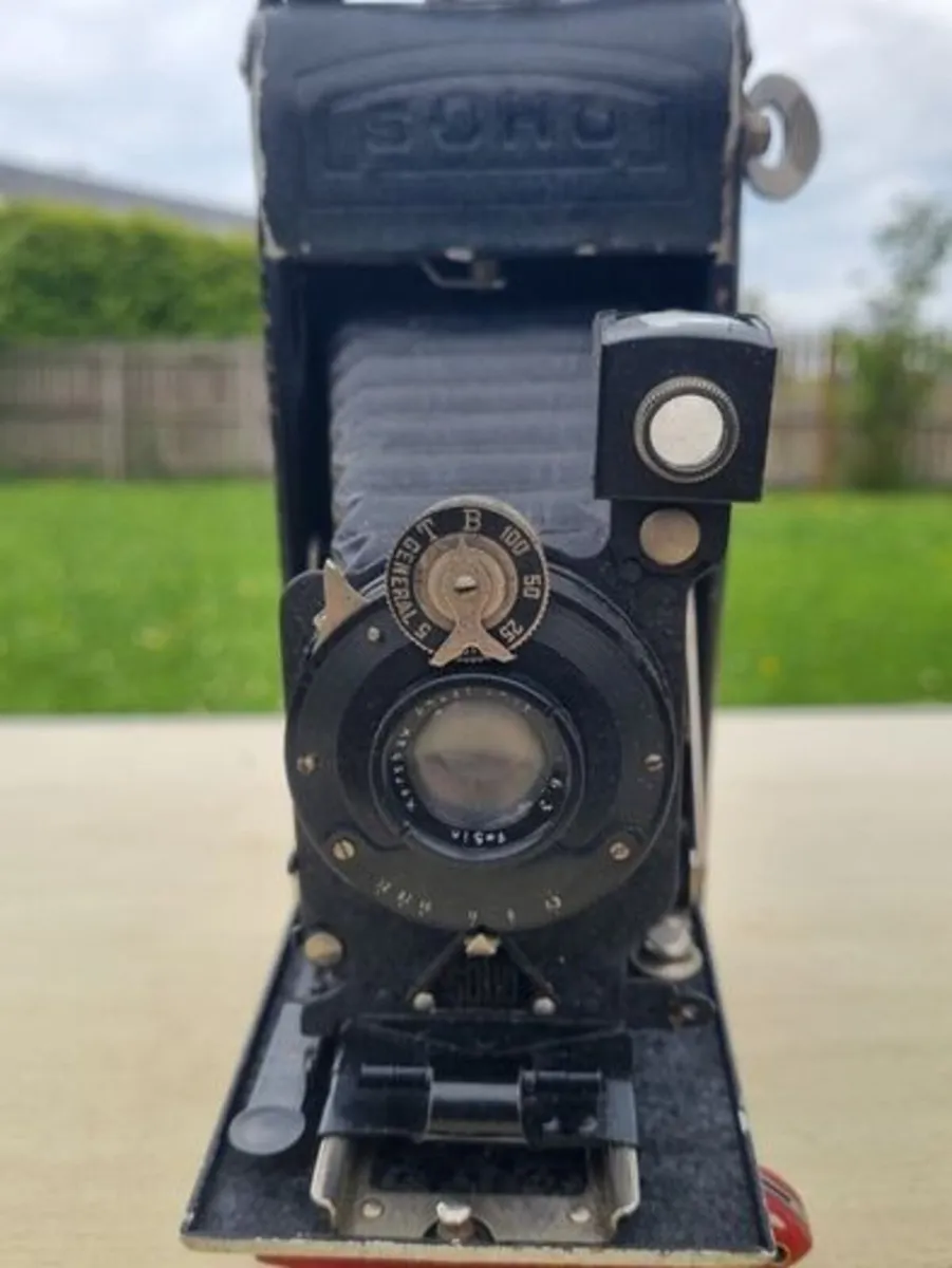 Folding SOHO London camera - Image 1