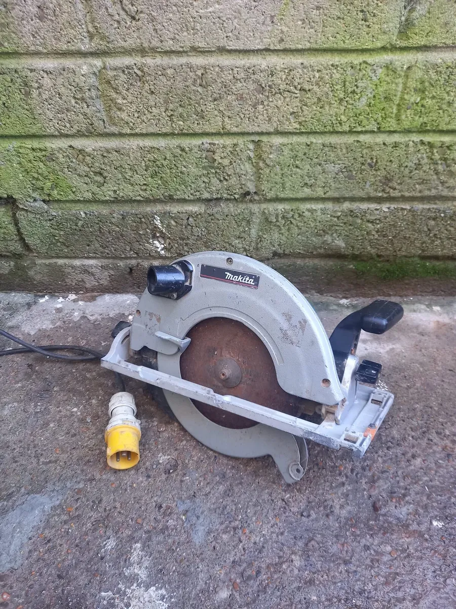 Makita 9 Inch Skilsaw - Image 1