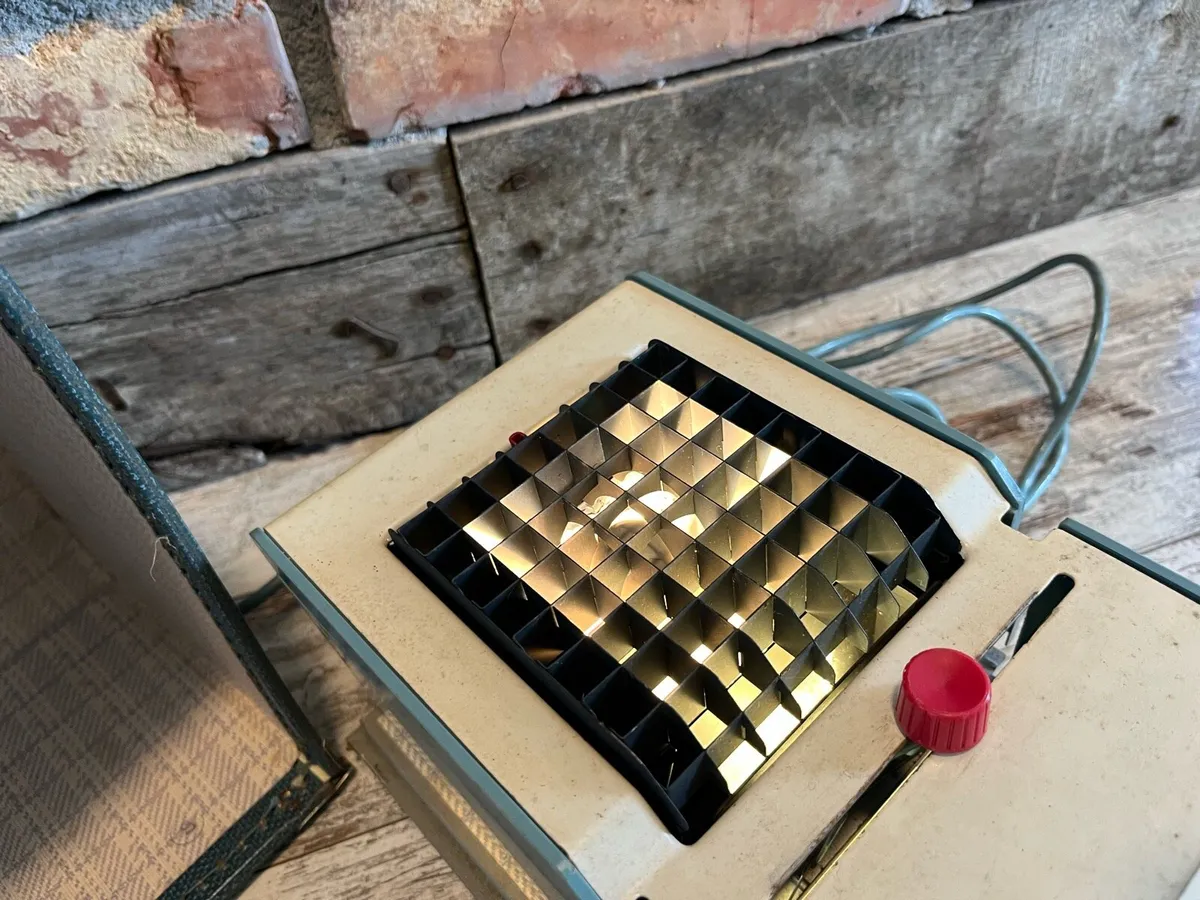 Vintage slide projector - Image 2