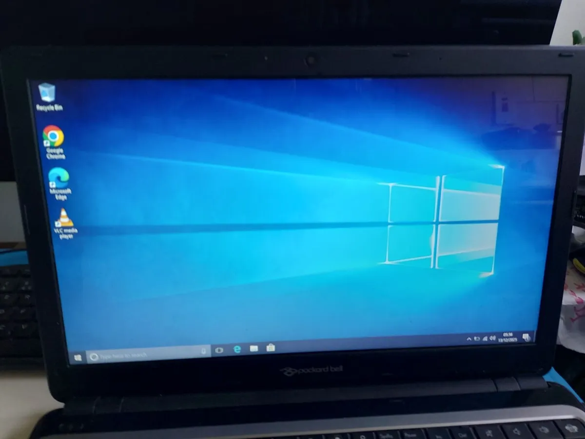 Packard Bell 15.6 Laptop, EasyNote TE69KB, 8GB 1TB - Image 1