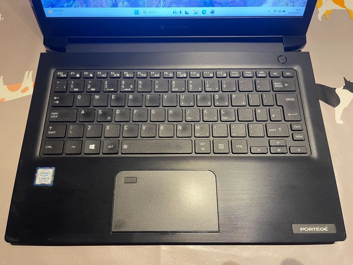 Toshiba Dynabook Protégé-8Gen i5-16GB-256GB SSD - Image 2