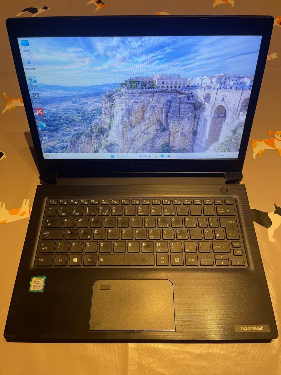 Toshiba Dynabook Protégé-8Gen i5-16GB-256GB SSD - Image 1