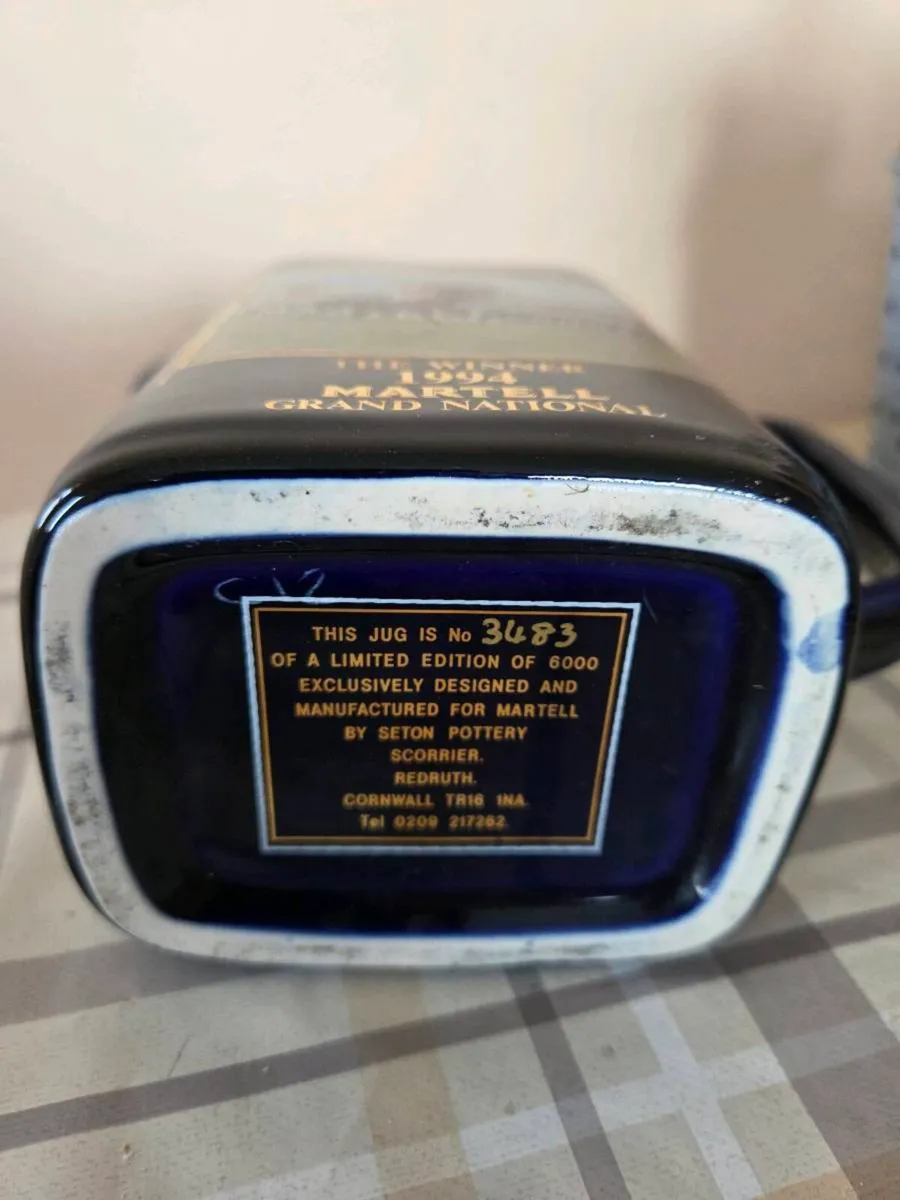 Grand National ornamental jugs - Image 4