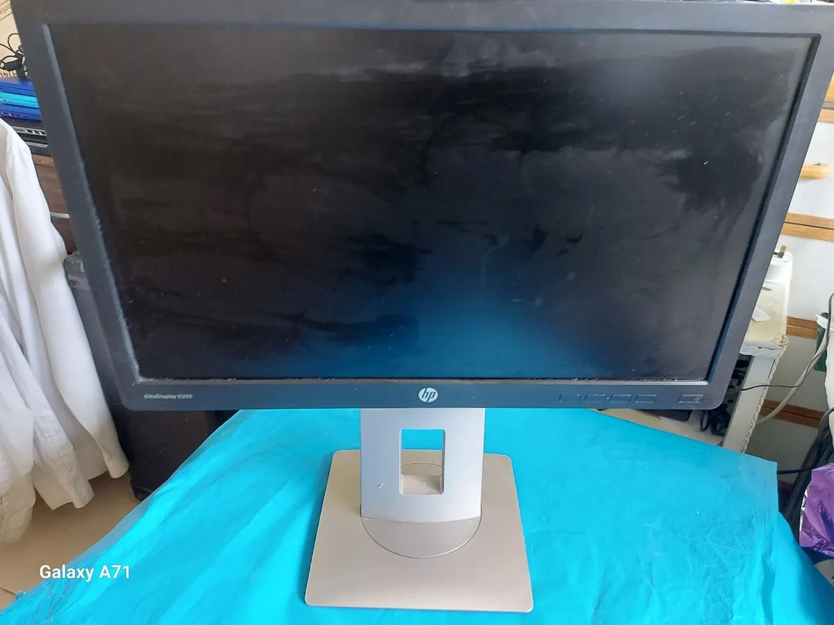HP Elitedisplay E202 Monitor, HDMI, VGA, USB, etc - Image 1