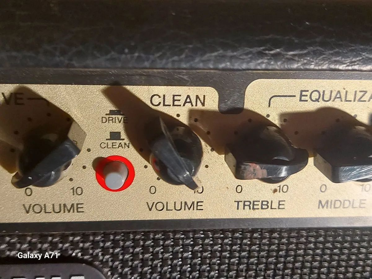 YAMAHA Guitar Amplifier Model GA-15 excellent cond - Image 4