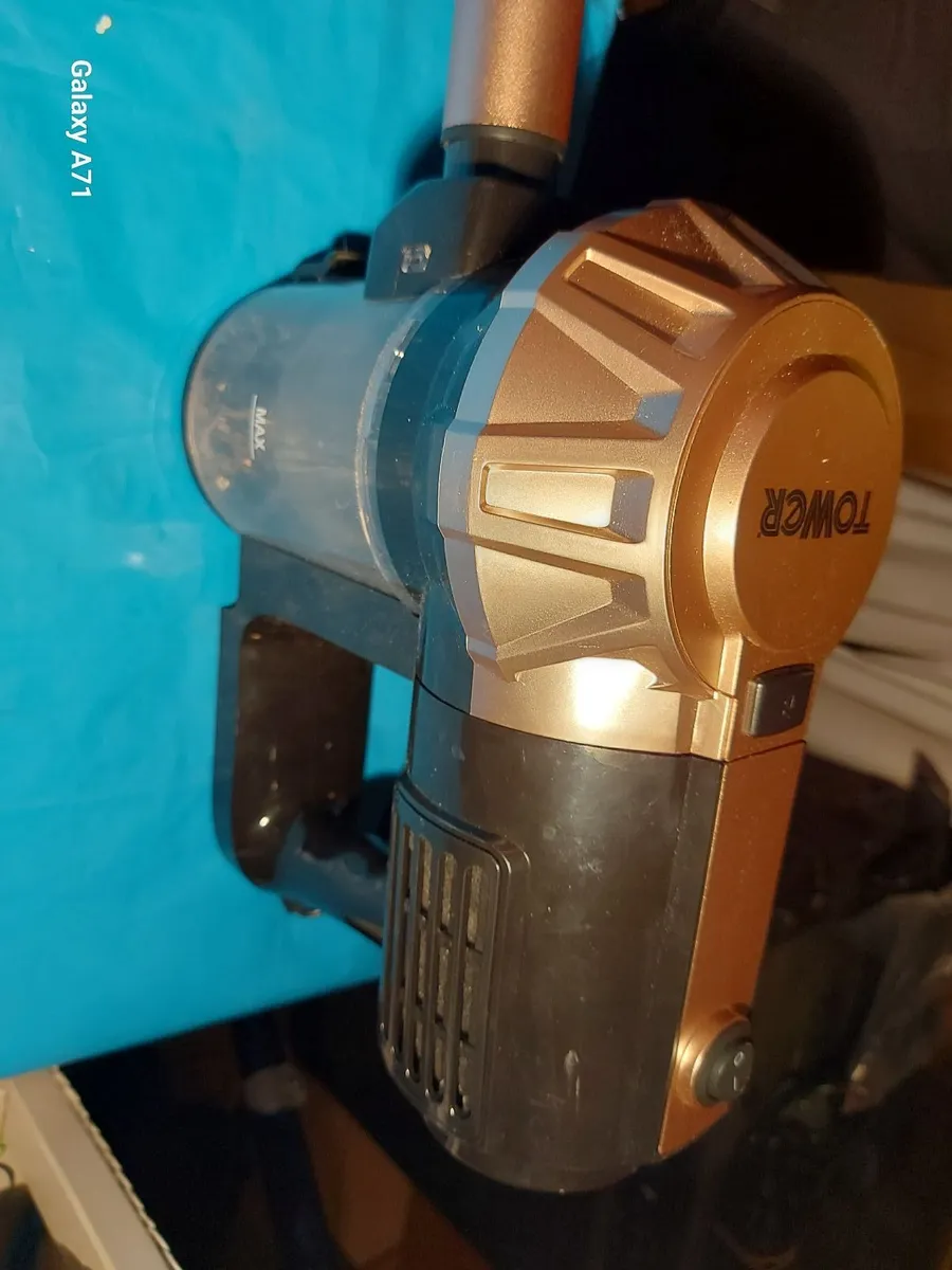 TOWER Verticle wired vacuum cleaner New condition - Image 3