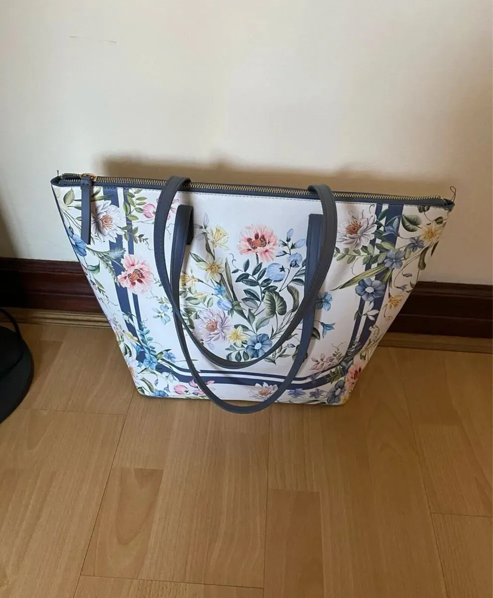 Beautiful Tote Shoulder Bag - Image 3