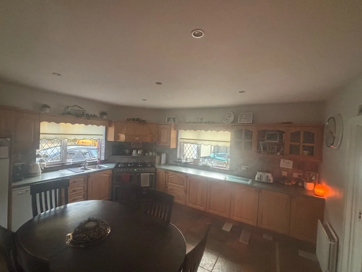 Solid oak kitchen - Image 4