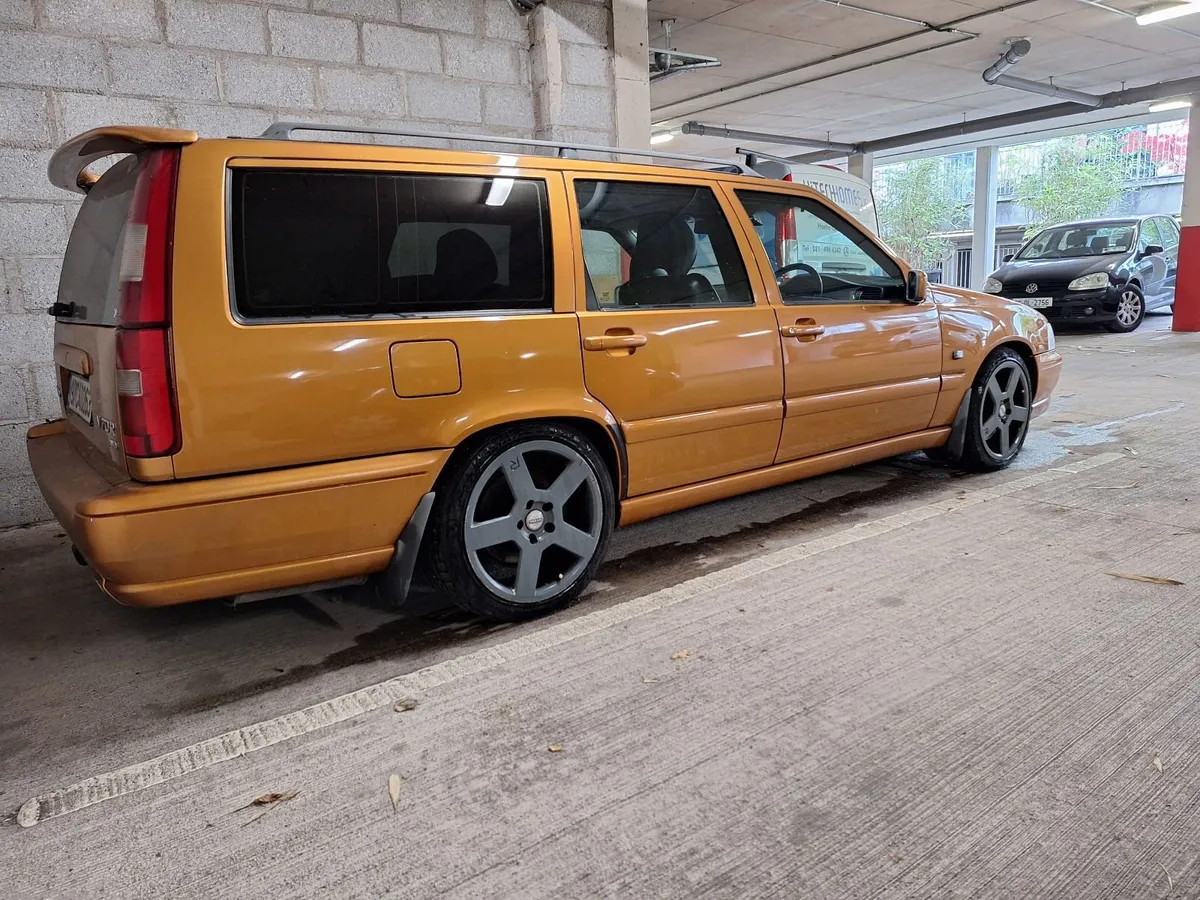 Volvo V70R AWD LPG €56 tax* - Image 1