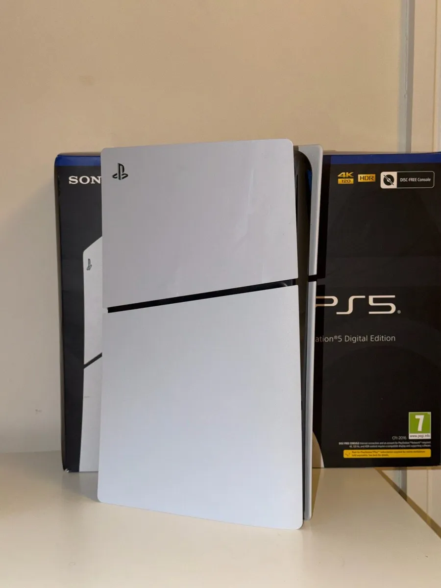 PS5 (slim edition) 1TB storage, + Blue controller - Image 2