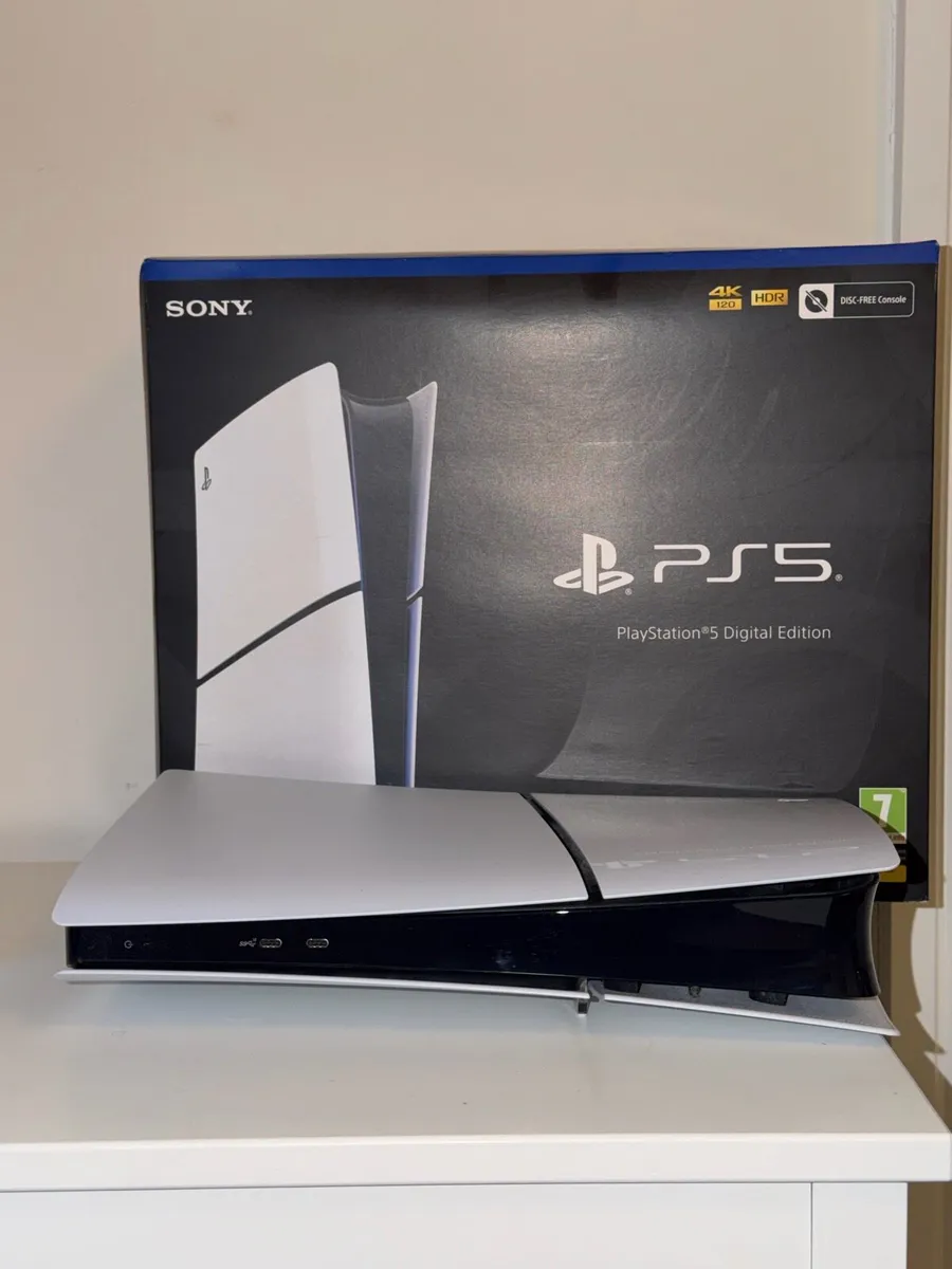 PS5 (slim edition) 1TB storage, + Blue controller - Image 3
