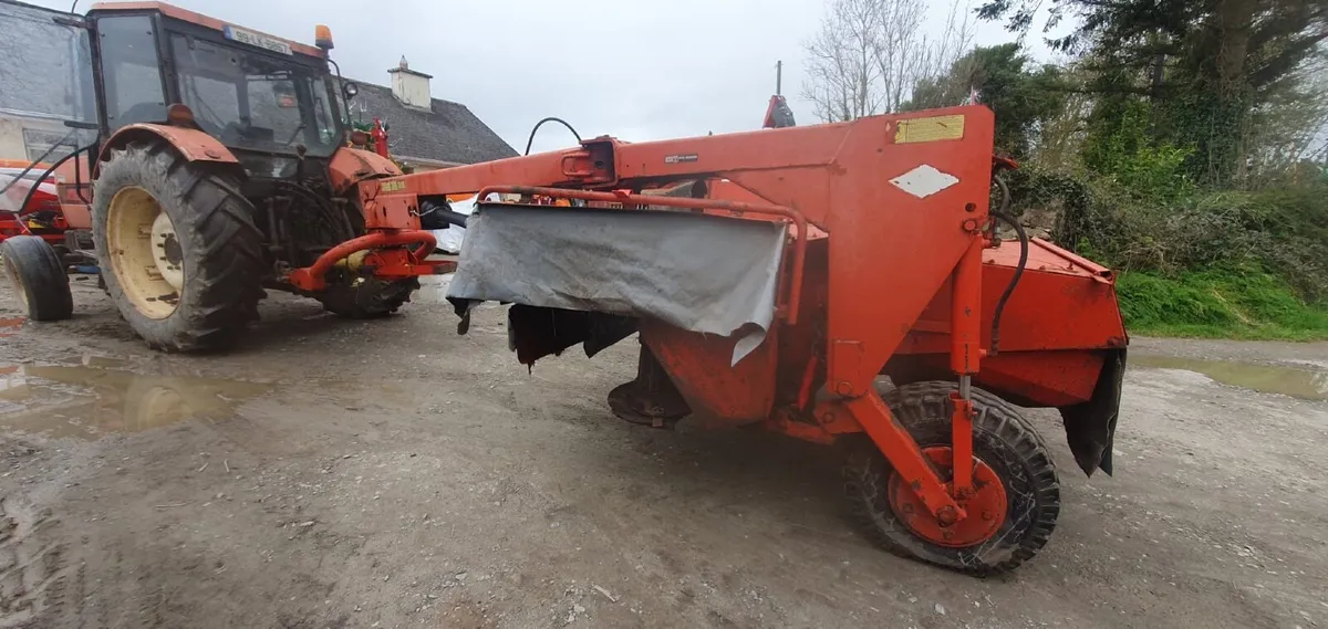 Kuhn FC 250 eight foot trailed mower - Image 3