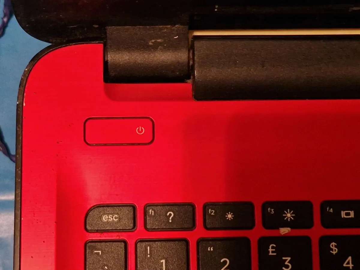 HP Laptop, AMD A6-7310 APU 2.0GHZ, 4GB, 1 TB, RED - Image 2