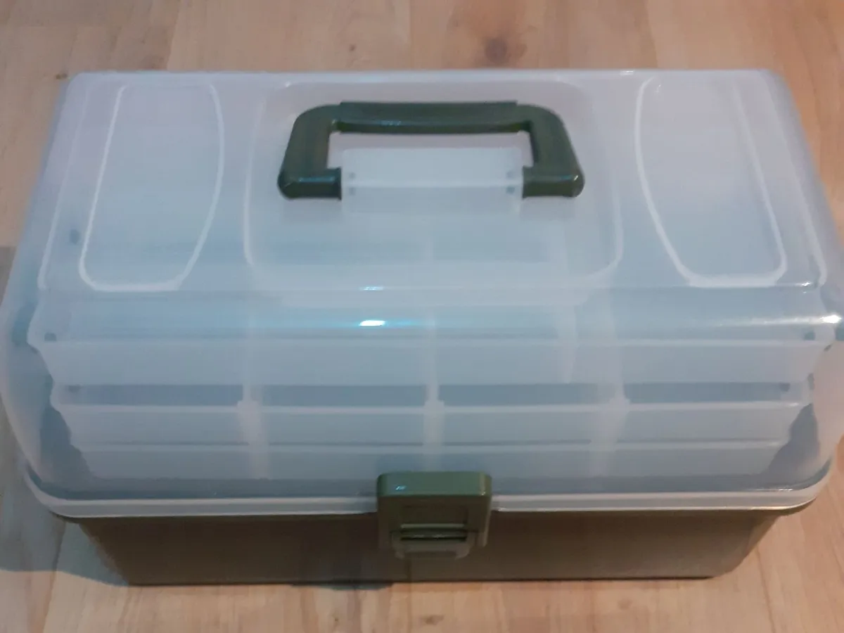 Medium size tackle box green - Image 1