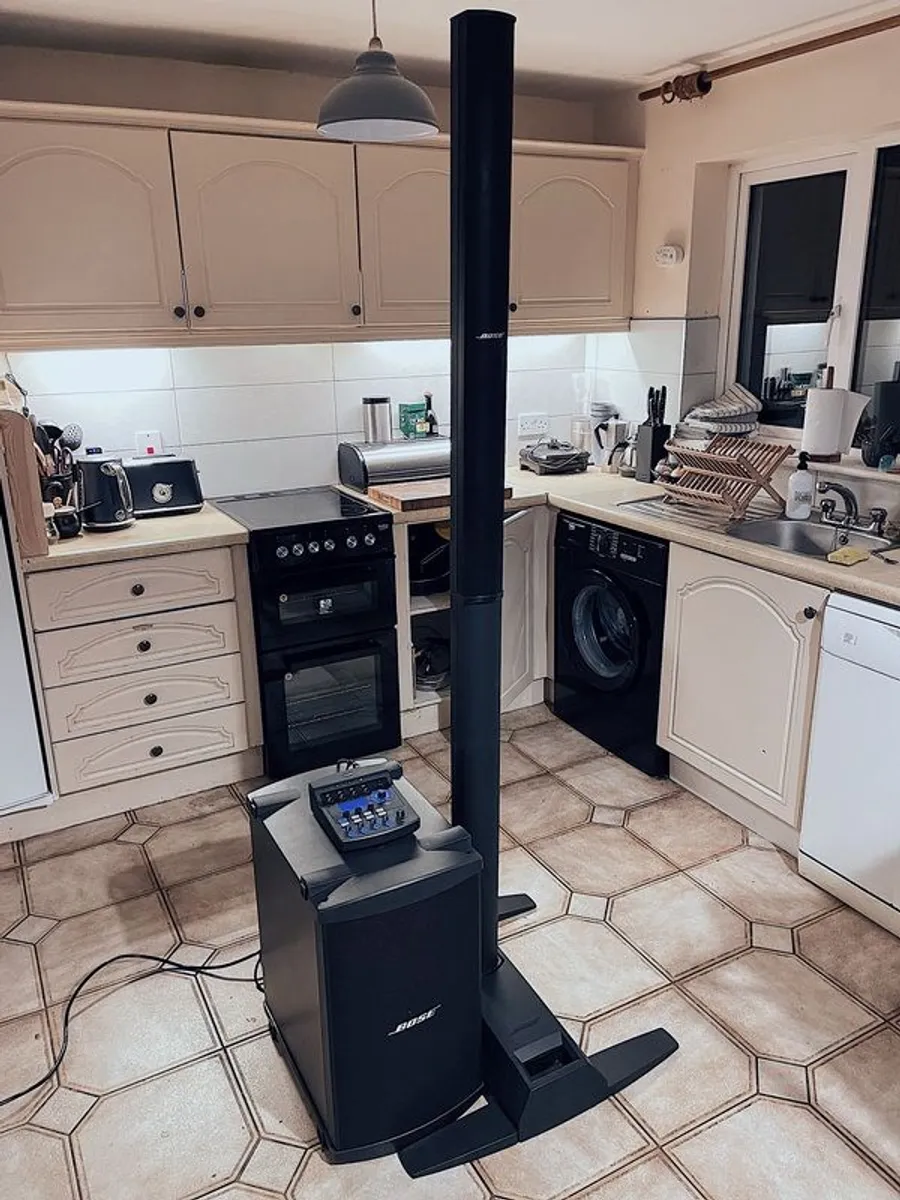 Bose L1 Model 1S with B2 sub and Tone Match mixer - Image 1