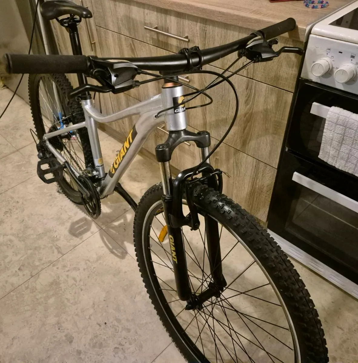 ADULTS GIANT BIKE VEE BRAKE 18 INCH ALLOY FRAME 29 - Image 2