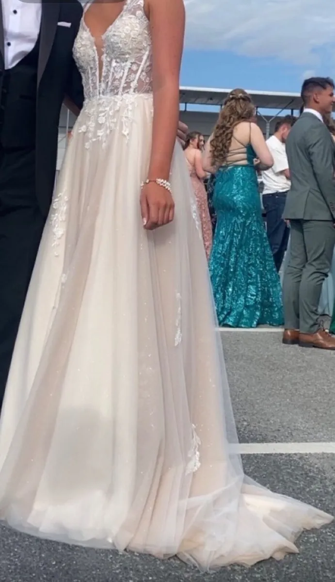 Debs dress - Image 3