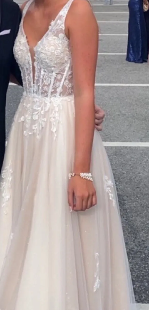 Debs dress - Image 2