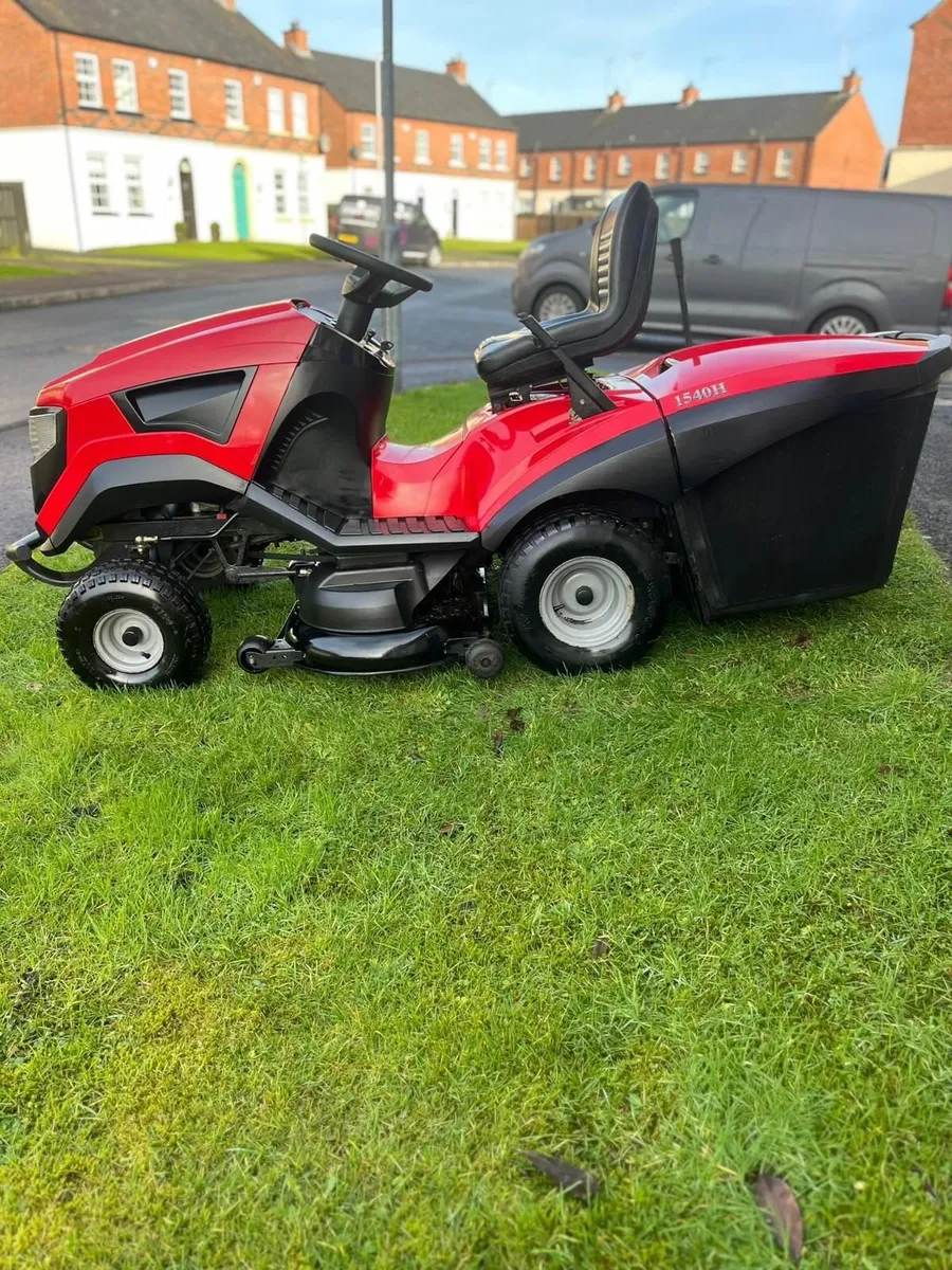 Mountfield ride on lawnmower - Image 4