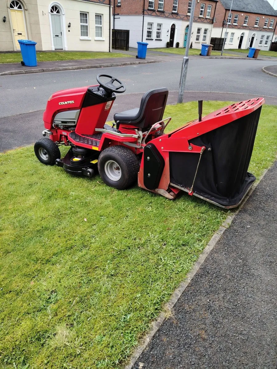 Countax ride on lawnmower - Image 2