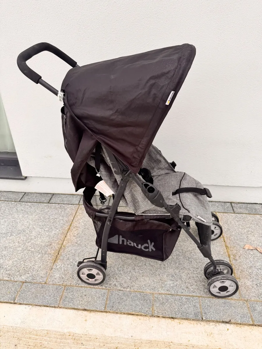 Hauck stroller - Image 1