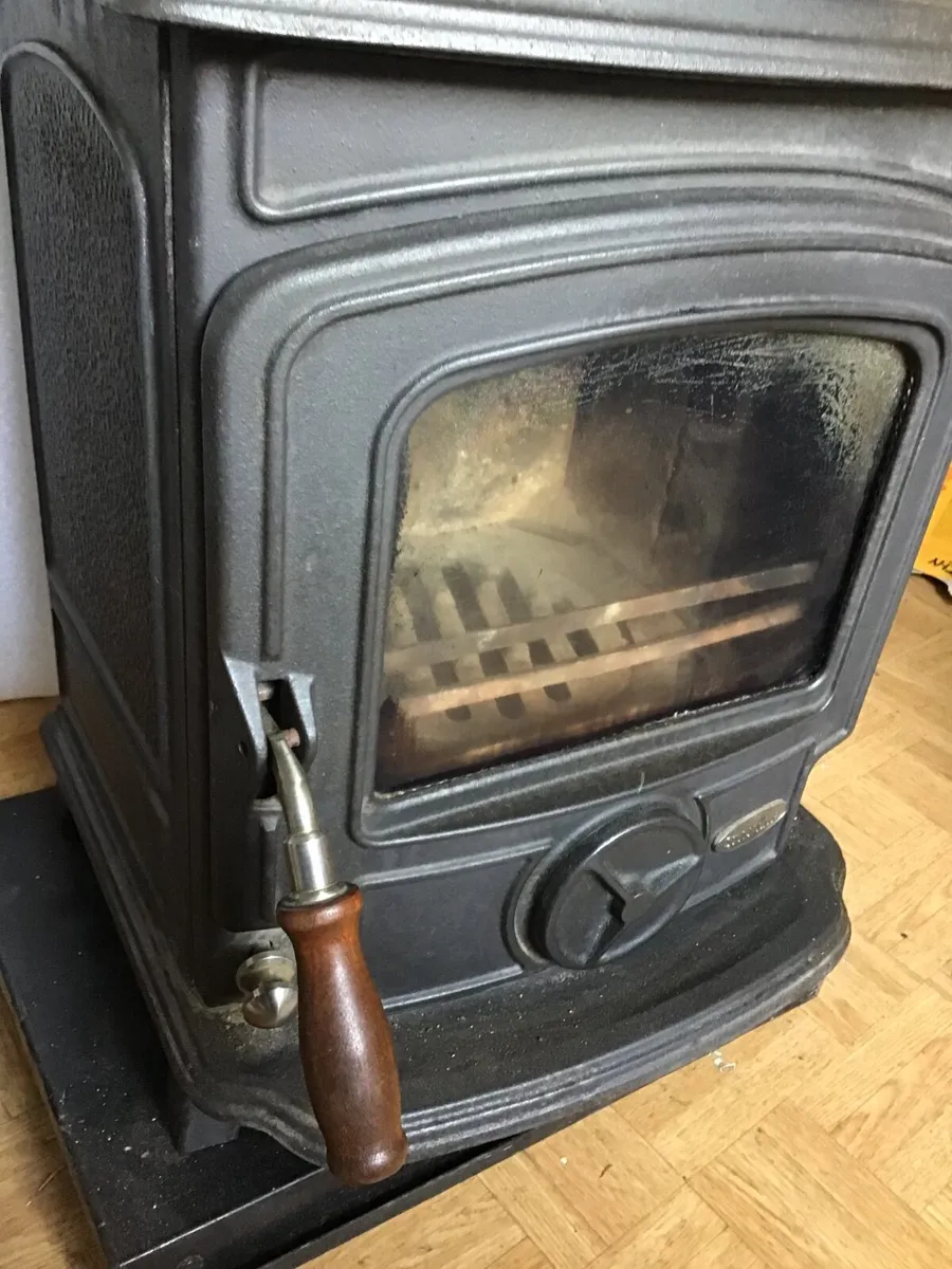 Oisin stove - Image 1