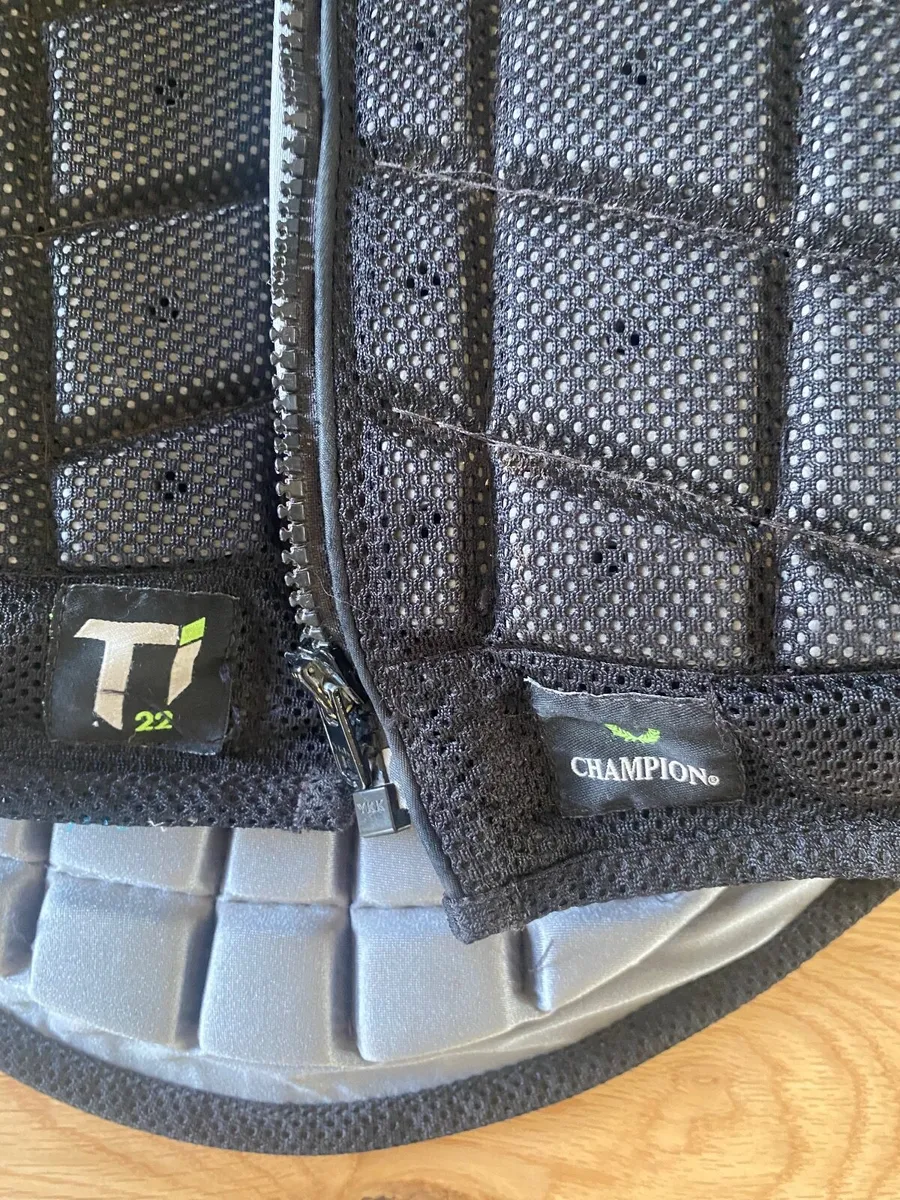 Champion Titanium Ti22 Child Body Protector - Image 3