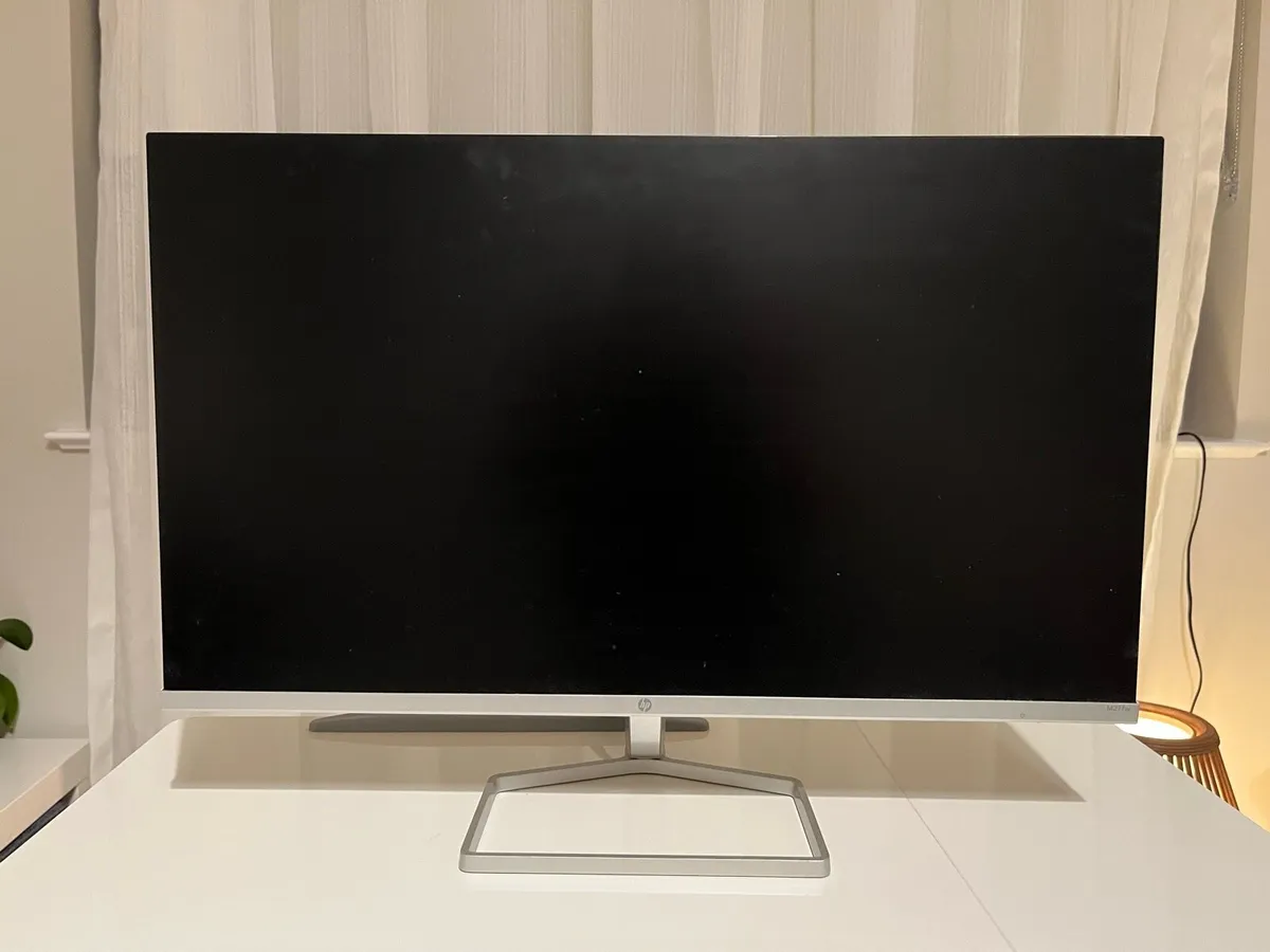 HP M27fw full HD 27” LCD Monitor - Image 1